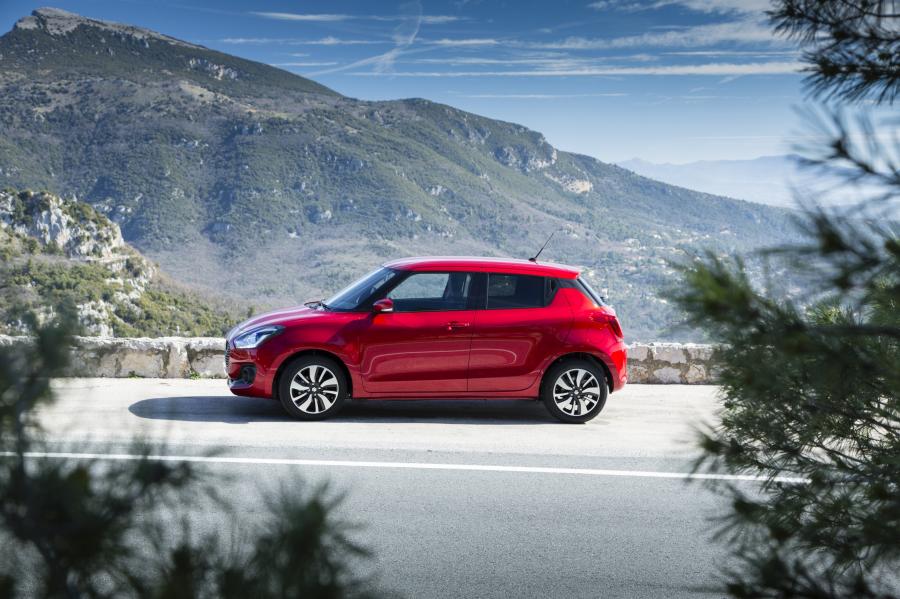  Suzuki Swift 2017 года  (WW) (фото 37 из 101)